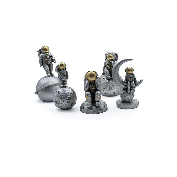 مجسمه فضانورد نقره ای طلایی با 5 مدل